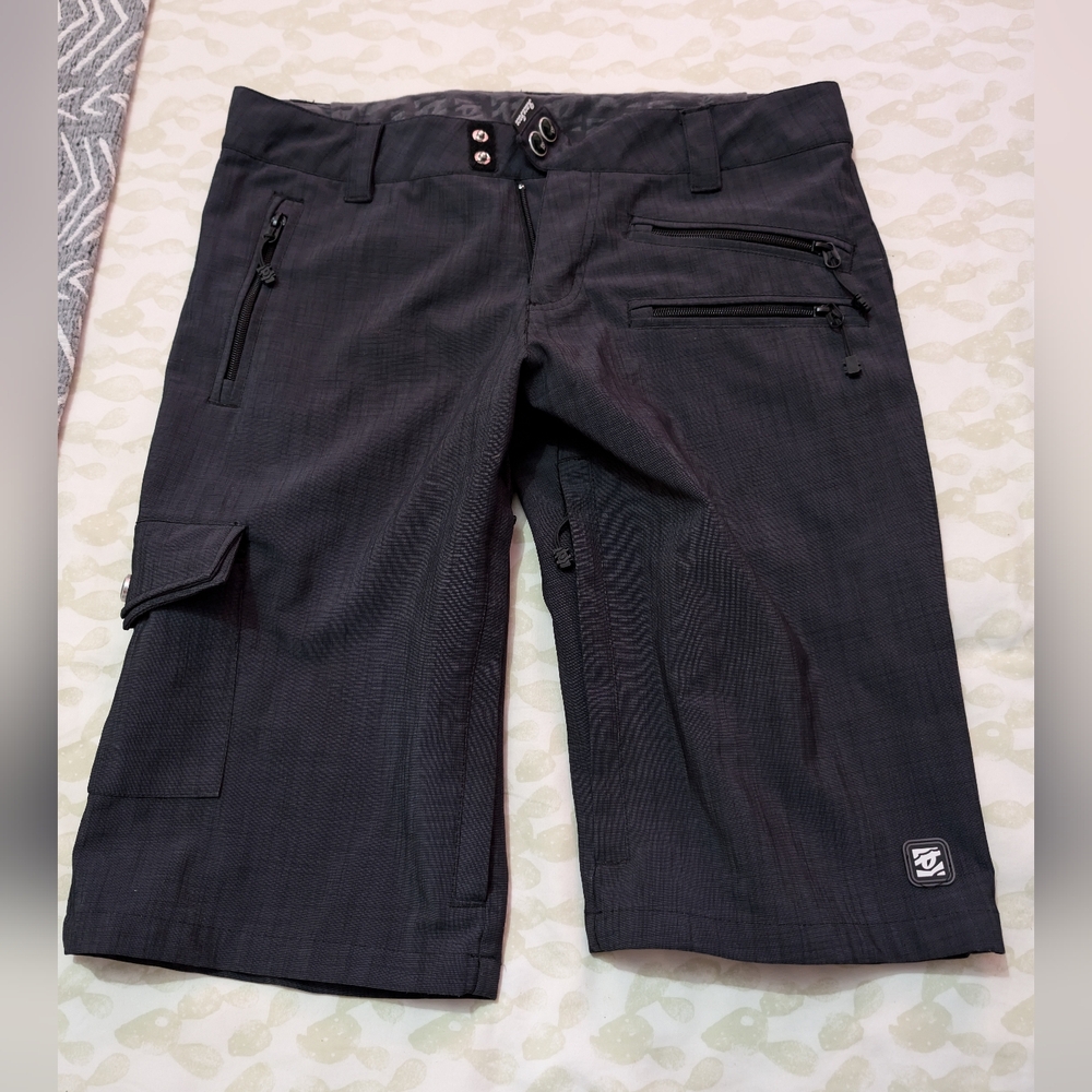 Men's Race face performance shorts